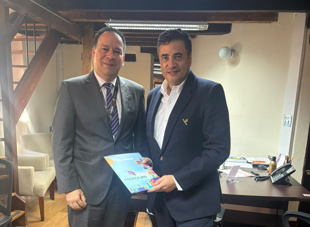 William Alzate Rincón y Reynaldo José D’Silva Uribe en reunión sobre vivienda